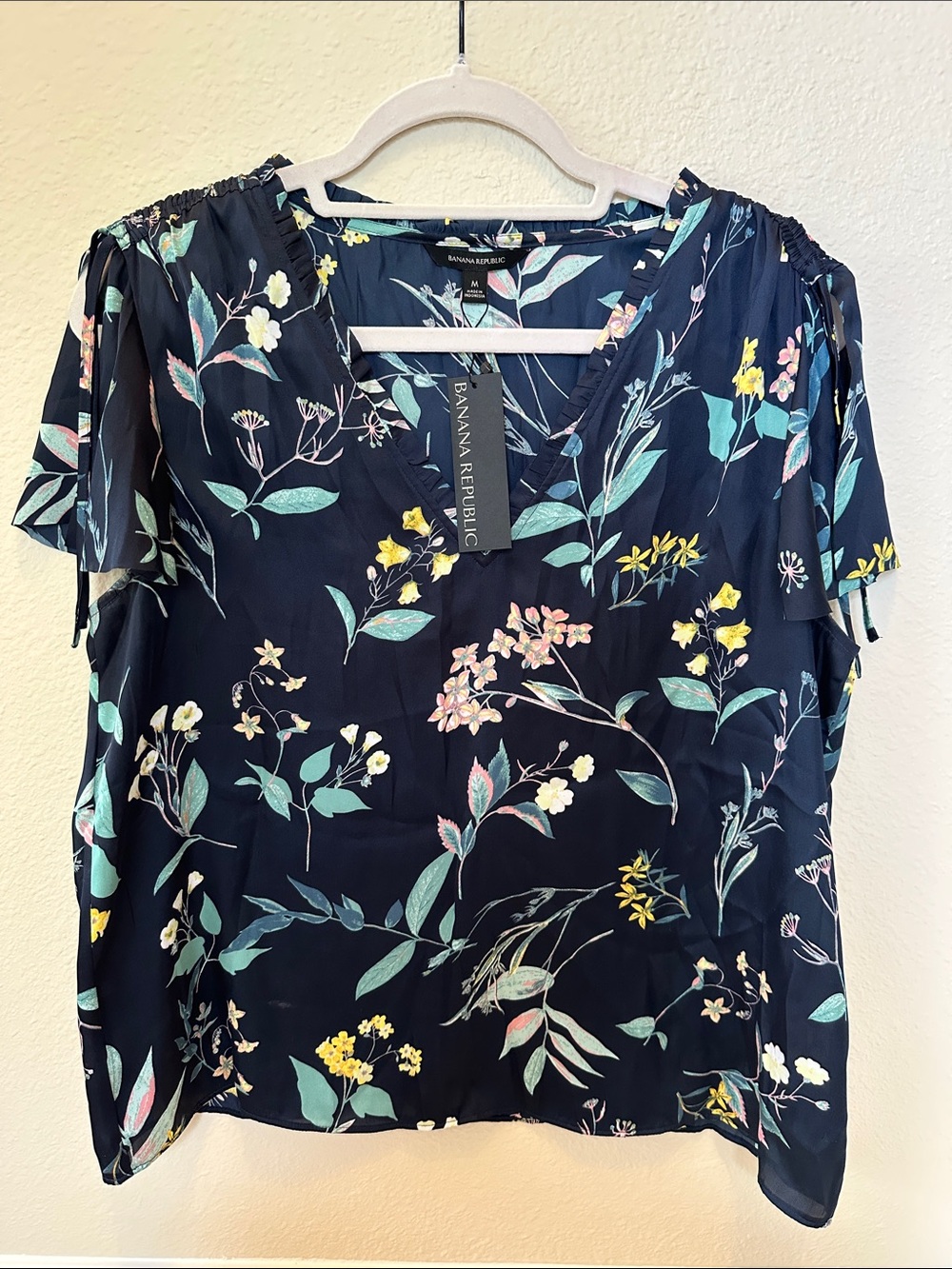 Banana Republic Navy Floral V-Neck Flutter Sleeve Top